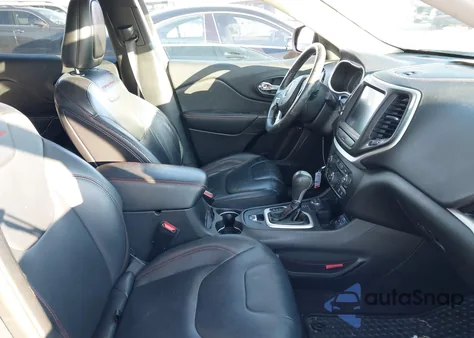 2016 Jeep Cherokee Trailhawk z USA, uszkodzony, nr VIN 1C4PJMBS0GW267616